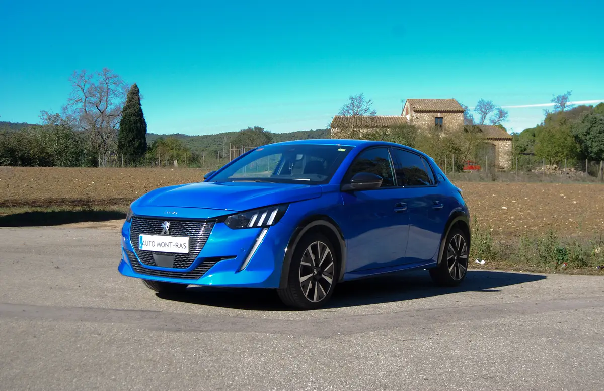Peugeot  208 GT LINE 2019 — 1/15